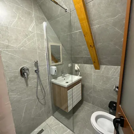 Royal Land Guest house *