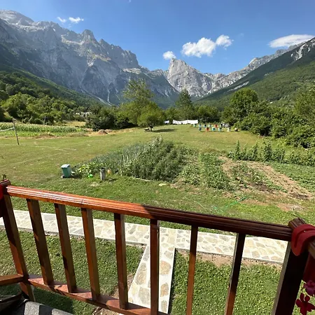 בית הארחה Royal Land