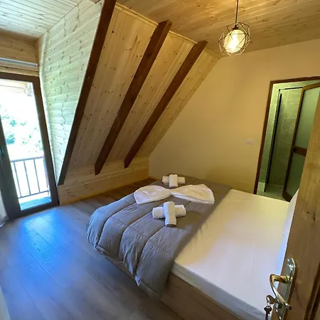Konukevi Royal Land 4*