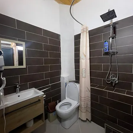 Konukevi Royal Land 4*