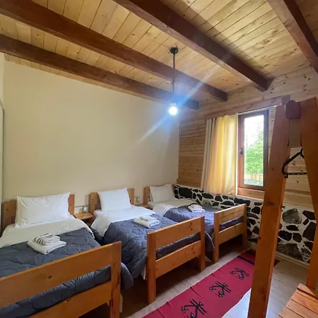 Royal Land בית הארחה טת