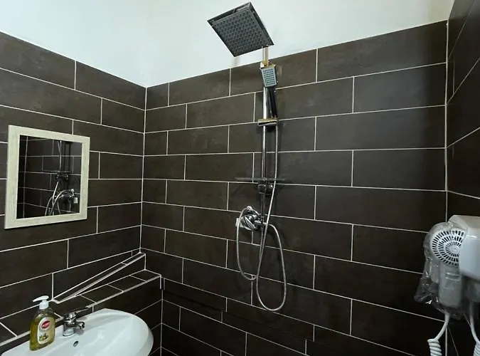 Royal Land Guest house 4*